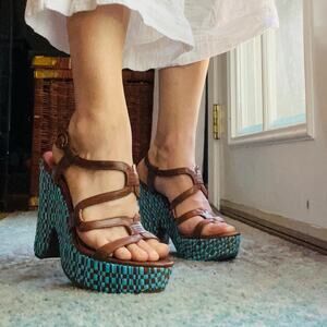 Via Spiga Brown and Blue Platform Heels